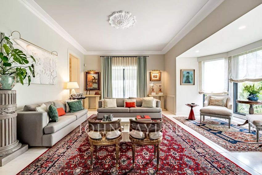 Maison ou villa individuelle à vendre – Restelo