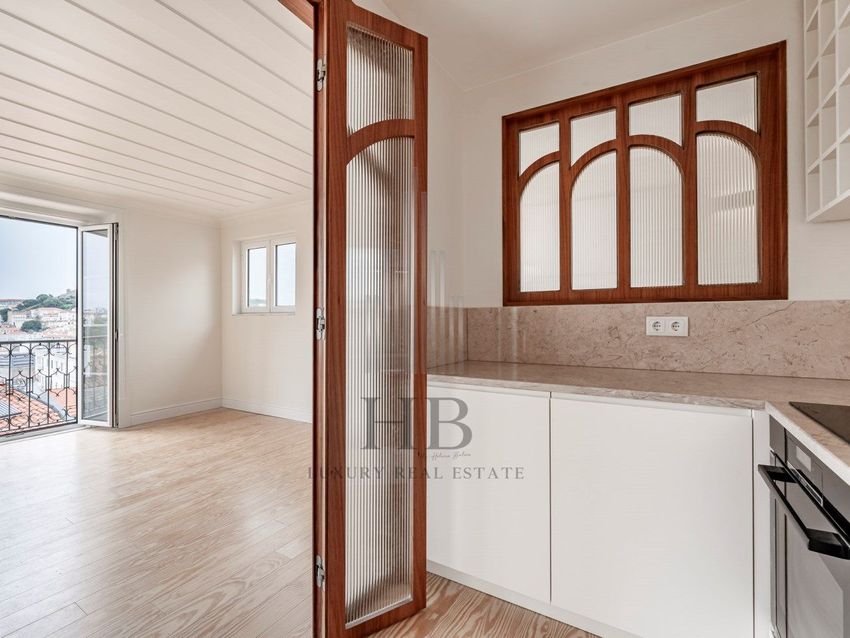 Dernier étage à vendre – Largo do Chiado