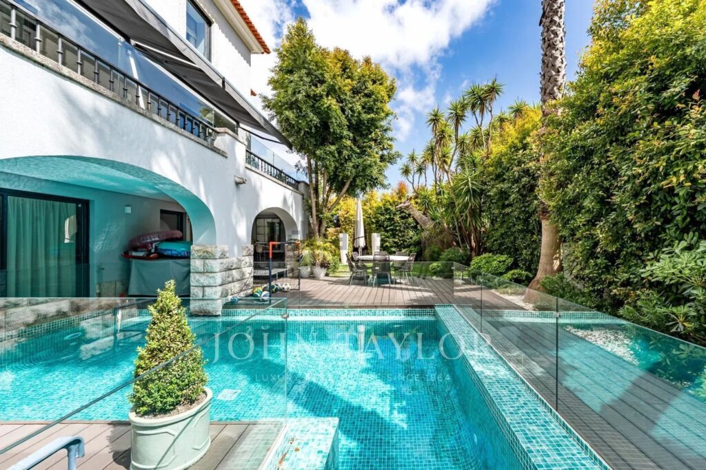 Maison ou villa individuelle à vendre – Restelo