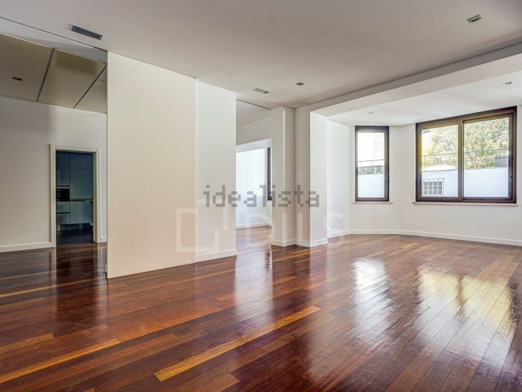 Appartement t4 à vendre – Rua Padre António Vieira