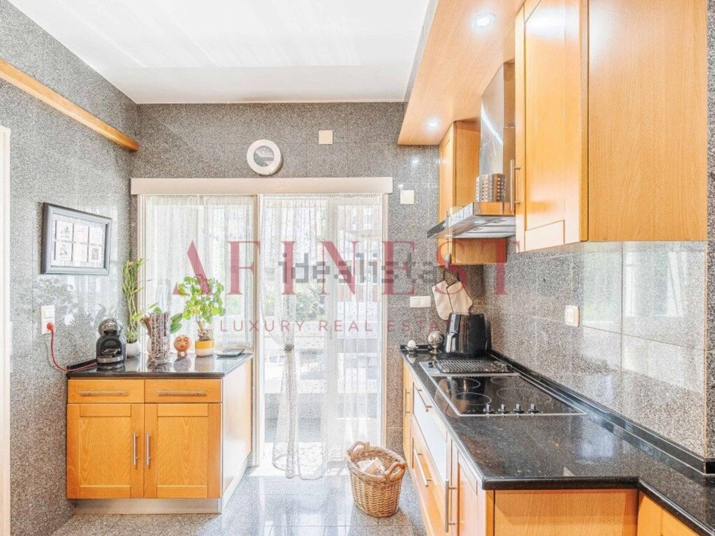 Appartement t5 à vendre – Avenida Padre Cruz