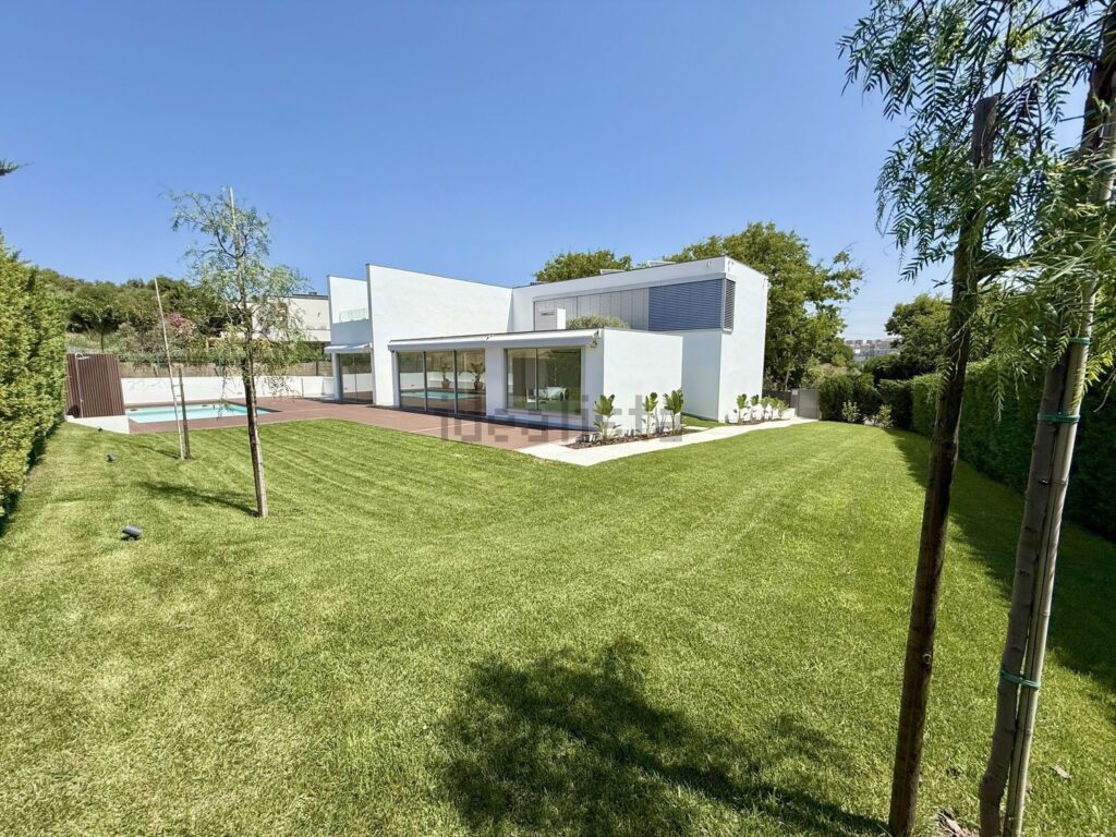 Maison ou villa individuelle à vendre – Rua Formosinho Sanchez