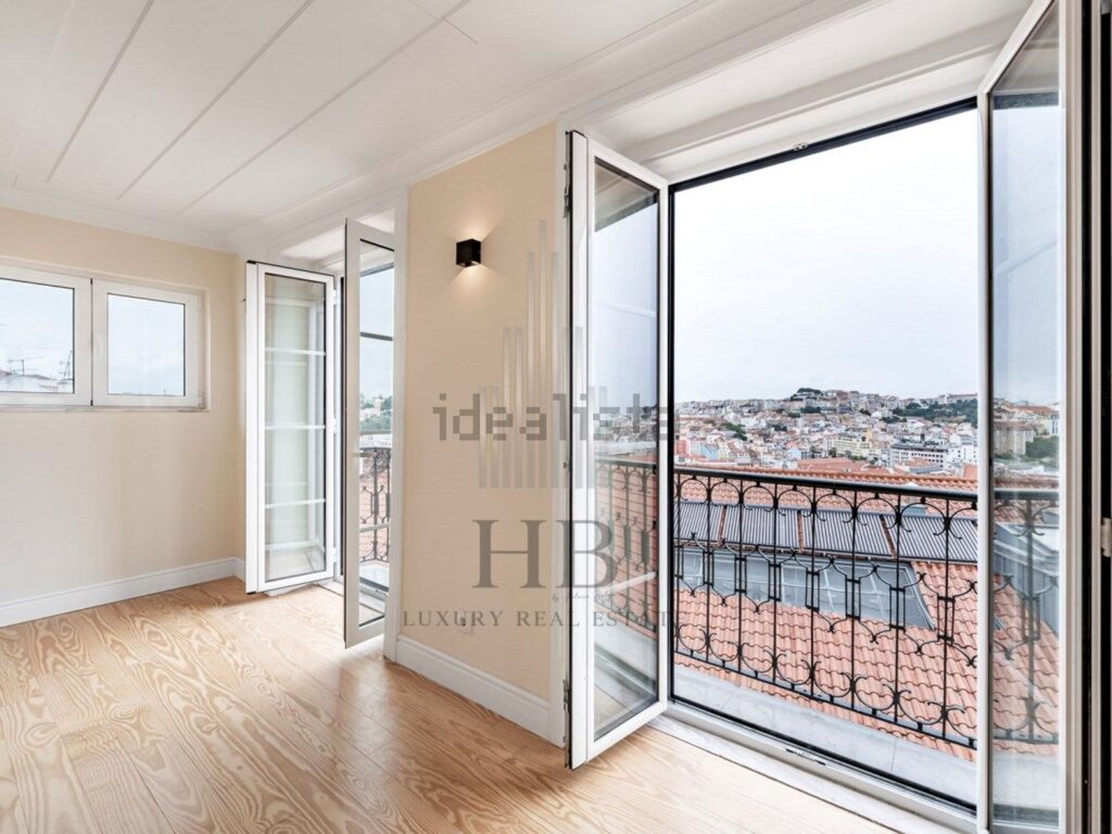 Dernier étage à vendre – Largo do Chiado