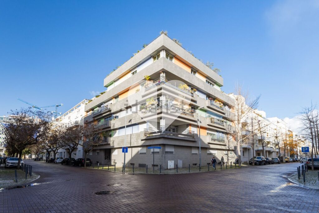 Duplex à vendre – Rua da Nau Catrineta, 8