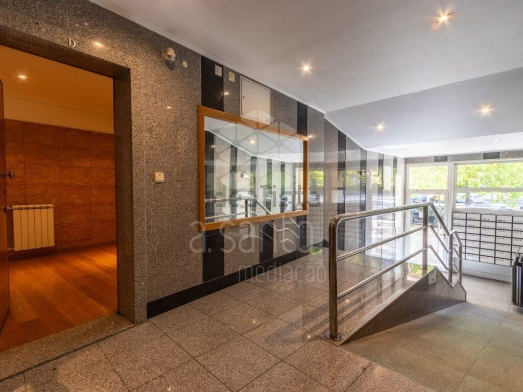 Appartement t3 à vendre – Avenida Dom João II, 106