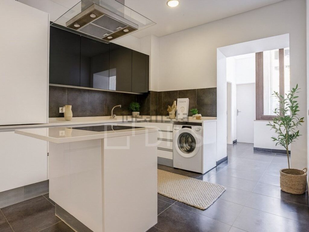 Appartement t4 à vendre – Rua Padre António Vieira