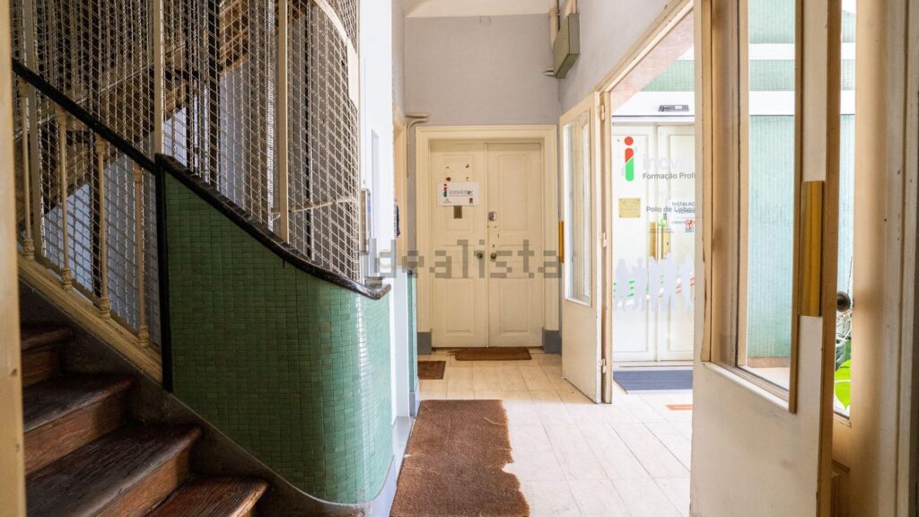 Appartement t6 à vendre – Avenida Almirante Reis, 45