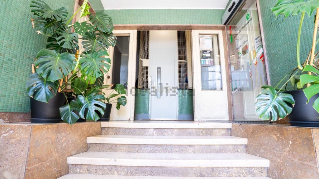 Appartement t6 à vendre – Avenida Almirante Reis, 45