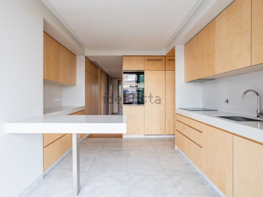 Appartement t3 à vendre – Avenida Santos Dumont