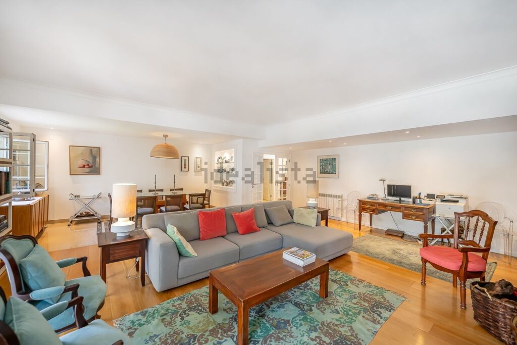 Maison ou villa individuelle à vendre – Avenida Santa Joana Princesa, 4 a