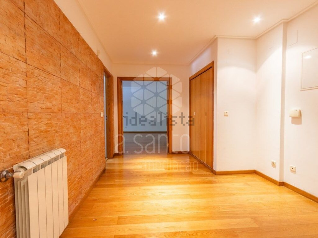 Appartement t3 à vendre – Avenida Dom João II, 106
